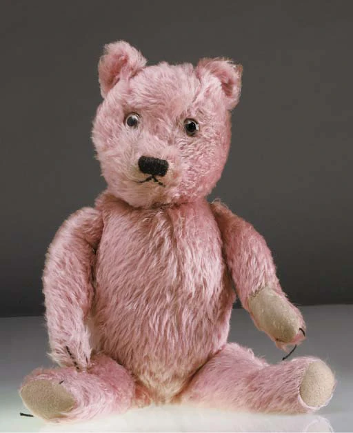 Image direction: a visually striking unusual-colour antique bear - black, white, cinnamon, red, blue or tipped mohair - ideally contrasted with a more familiar golden example from the same broad collecting tradition.